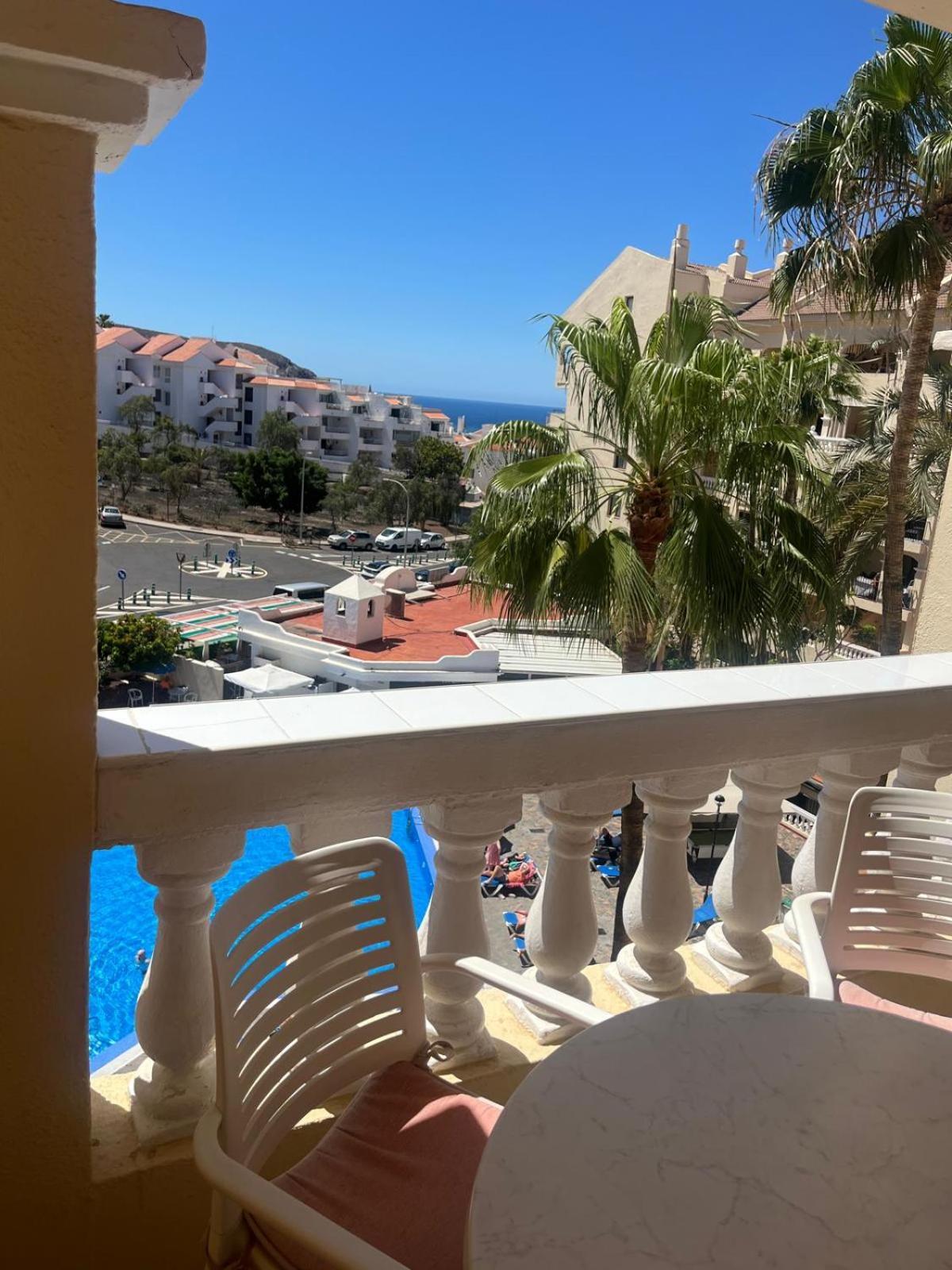 Castle Margherita'S Apartments Los Cristianos  Exteriör bild