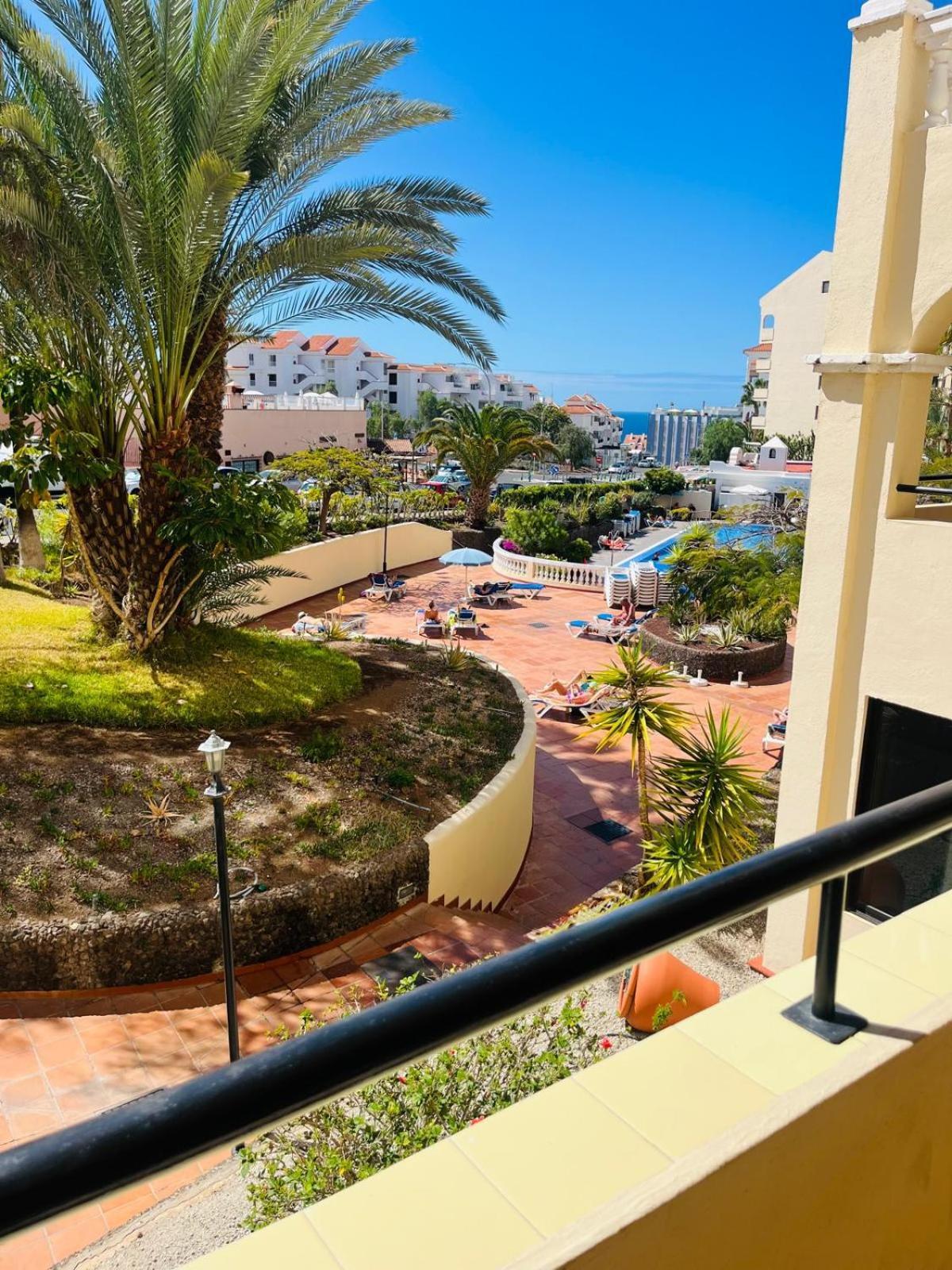 Castle Margherita'S Apartments Los Cristianos  Exteriör bild
