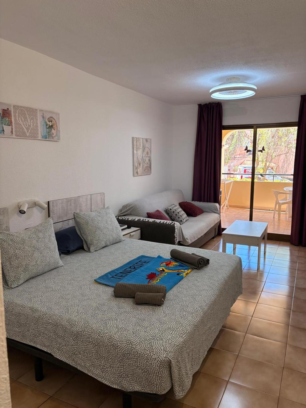 Castle Margherita'S Apartments Los Cristianos  Exteriör bild